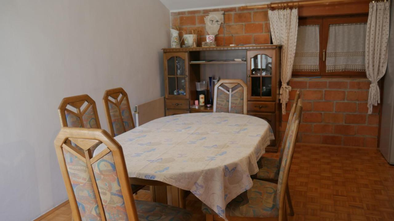 Apartment Kornarija Бує Екстер'єр фото