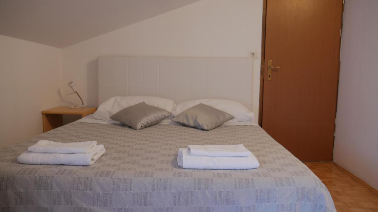 Apartment Kornarija Бує Екстер'єр фото
